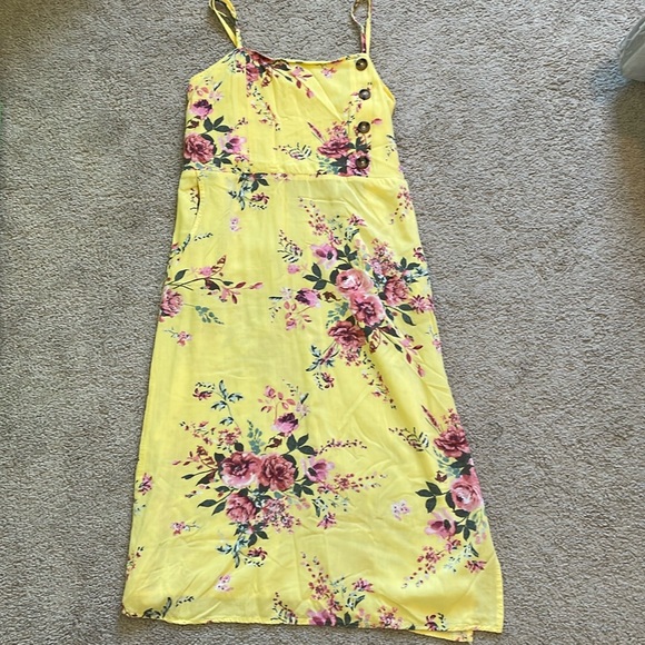 Xhilaration Dresses & Skirts - Xhiliration Dress. Size M💛